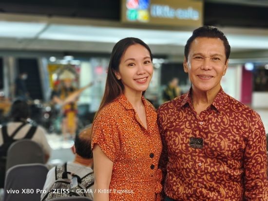 Miss Audrey Kwan (President of the Persatuan Seni Tarian & Pendidikan Antarabangsa) and YBhg. Datuk Ramli Ibrahim,(Cultural icon & Founder of Sutra Foundation)