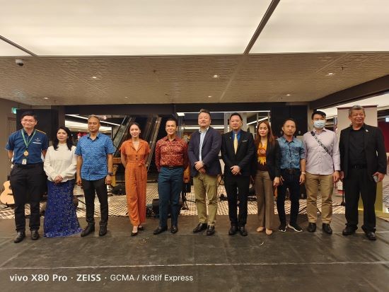 Official group photo at the ‘Celebration of Friendship between Malaysia & Japan Festival