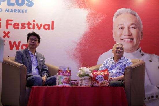 Press Conference featuring YBhg Datuk Matthew Lee, Founder and Chairman of KMT Jaya and YBhg Datuk Dr. Chef Wan, Malaysian Celebrity Chairman