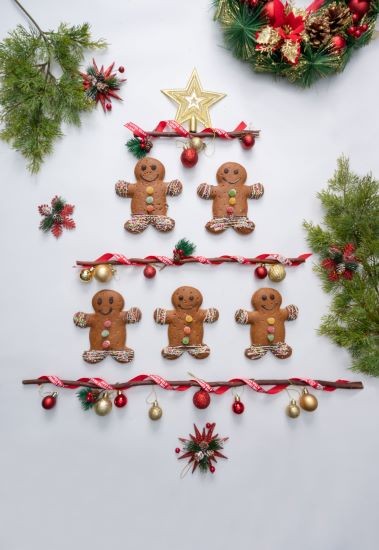 Jolly Breadman A treat for kids and the young at heart alike! The Jolly Breadman is ready to send smiles your way with his colored sugar ball buttons, dark and white chocolate smile and gingerbread spice! Available at RM8.50 each 